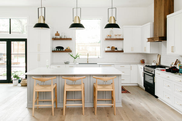 How to Make Sinks Sparkle With Baking Soda
